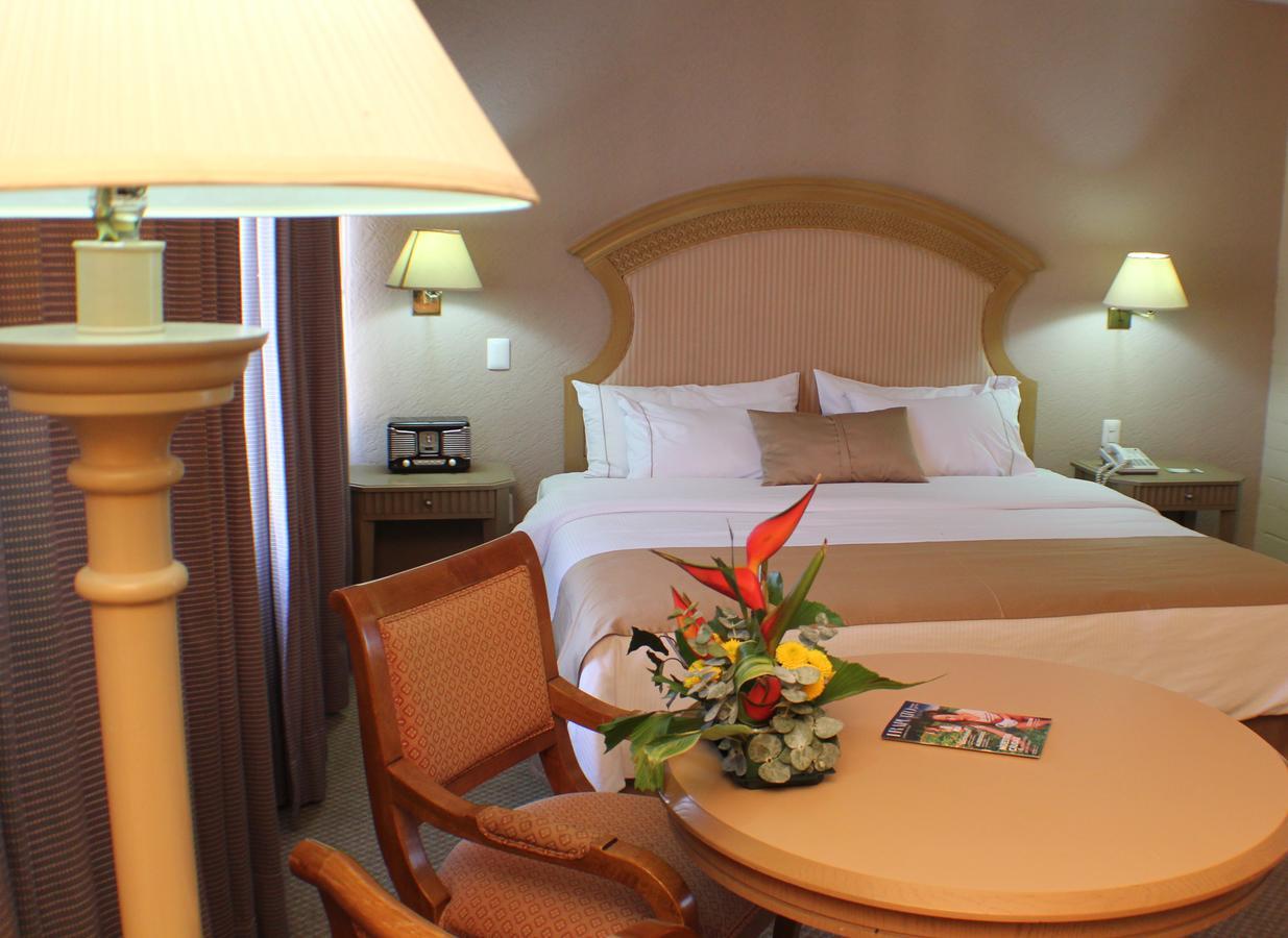 Best Western Plus Plaza Florida & Tower Irapuato Exterior photo